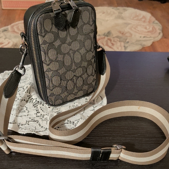 Coach Handbags - Coach Stanton C8237 Bag